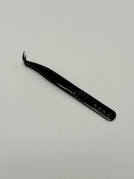 curved volume tweezer