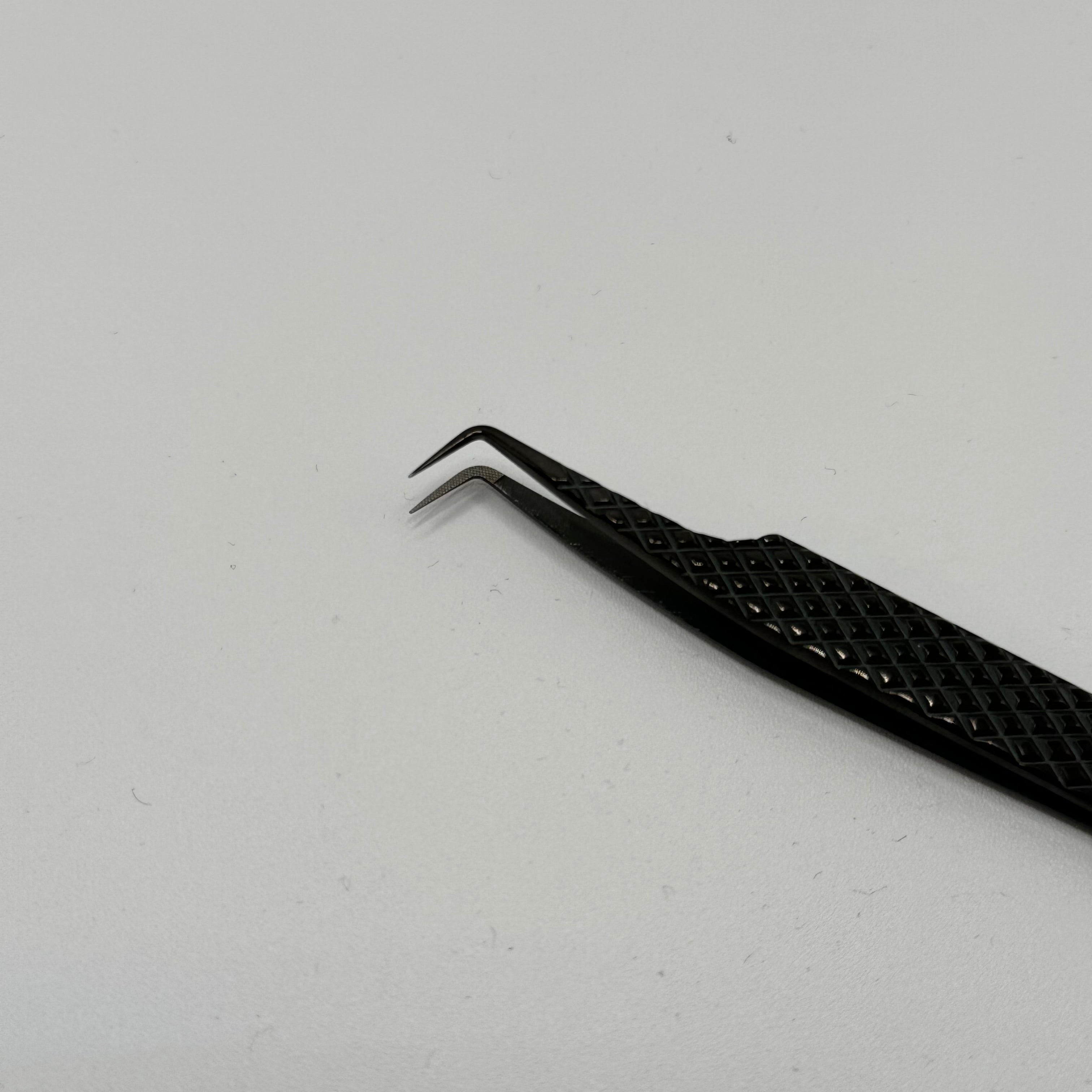 skinny 90s baby tweezer