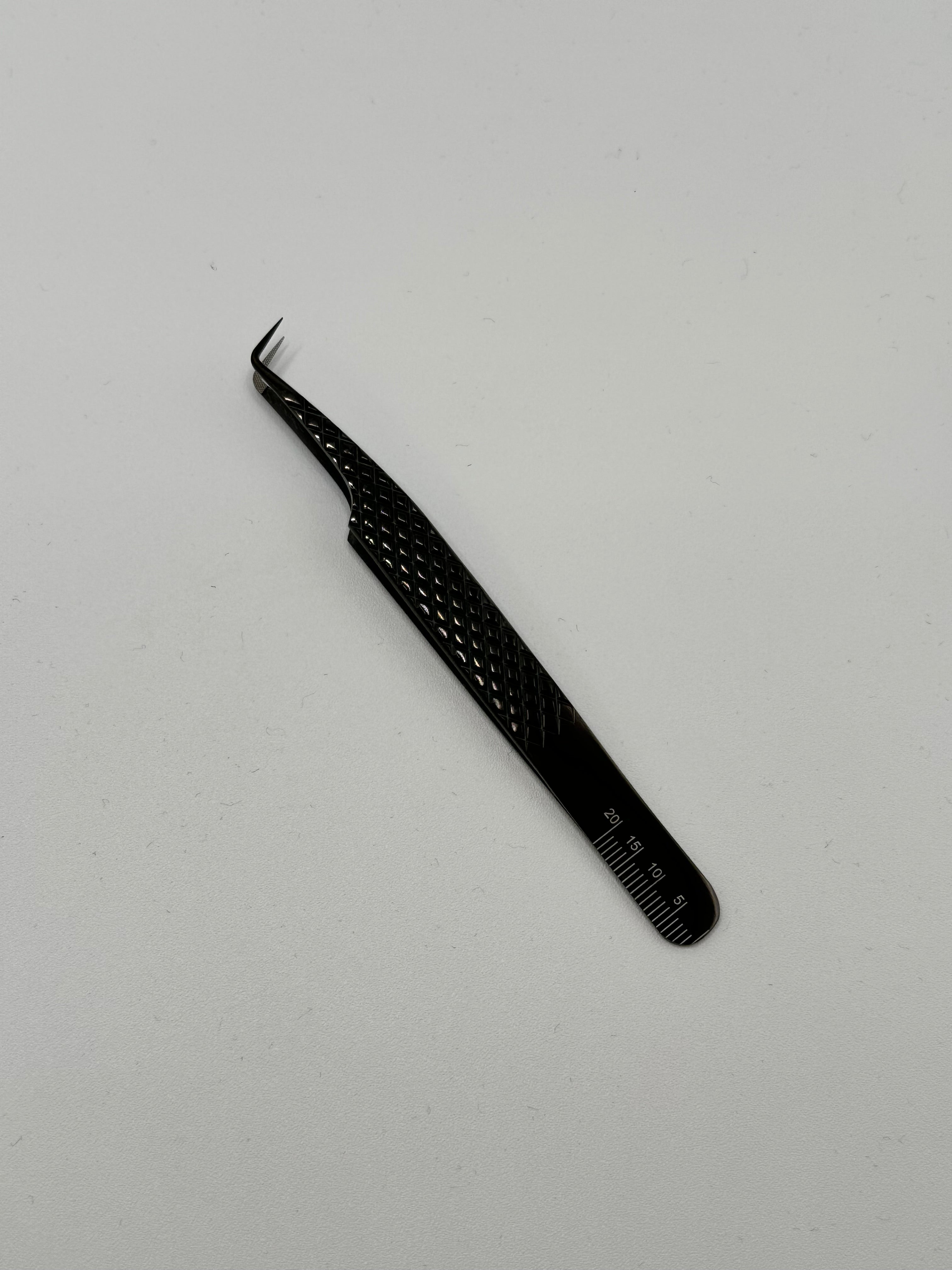 skinny 90s baby tweezer