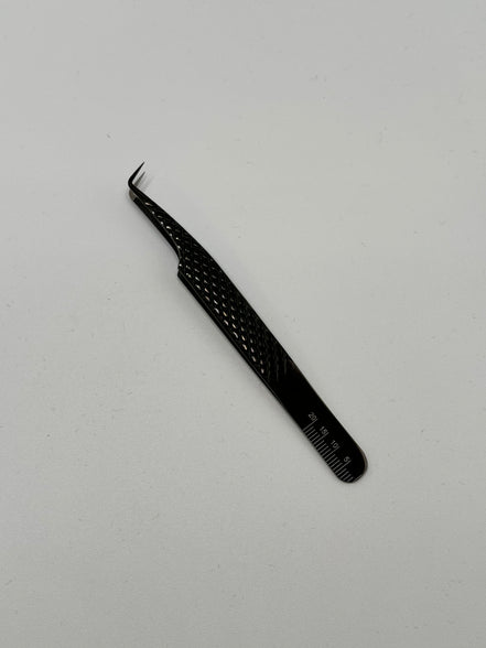 skinny 90s baby tweezer