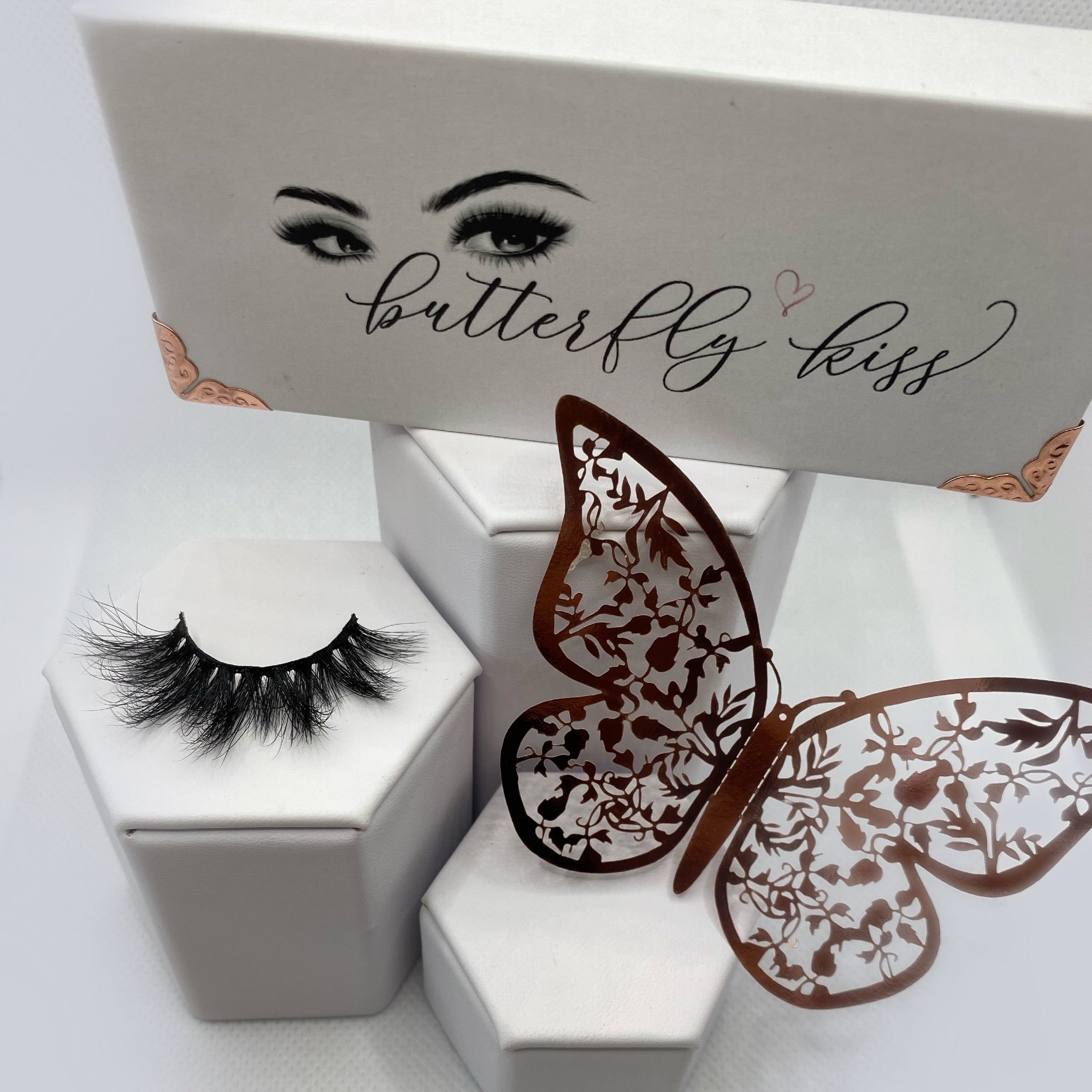 lola luxury lash - bkeyelashes