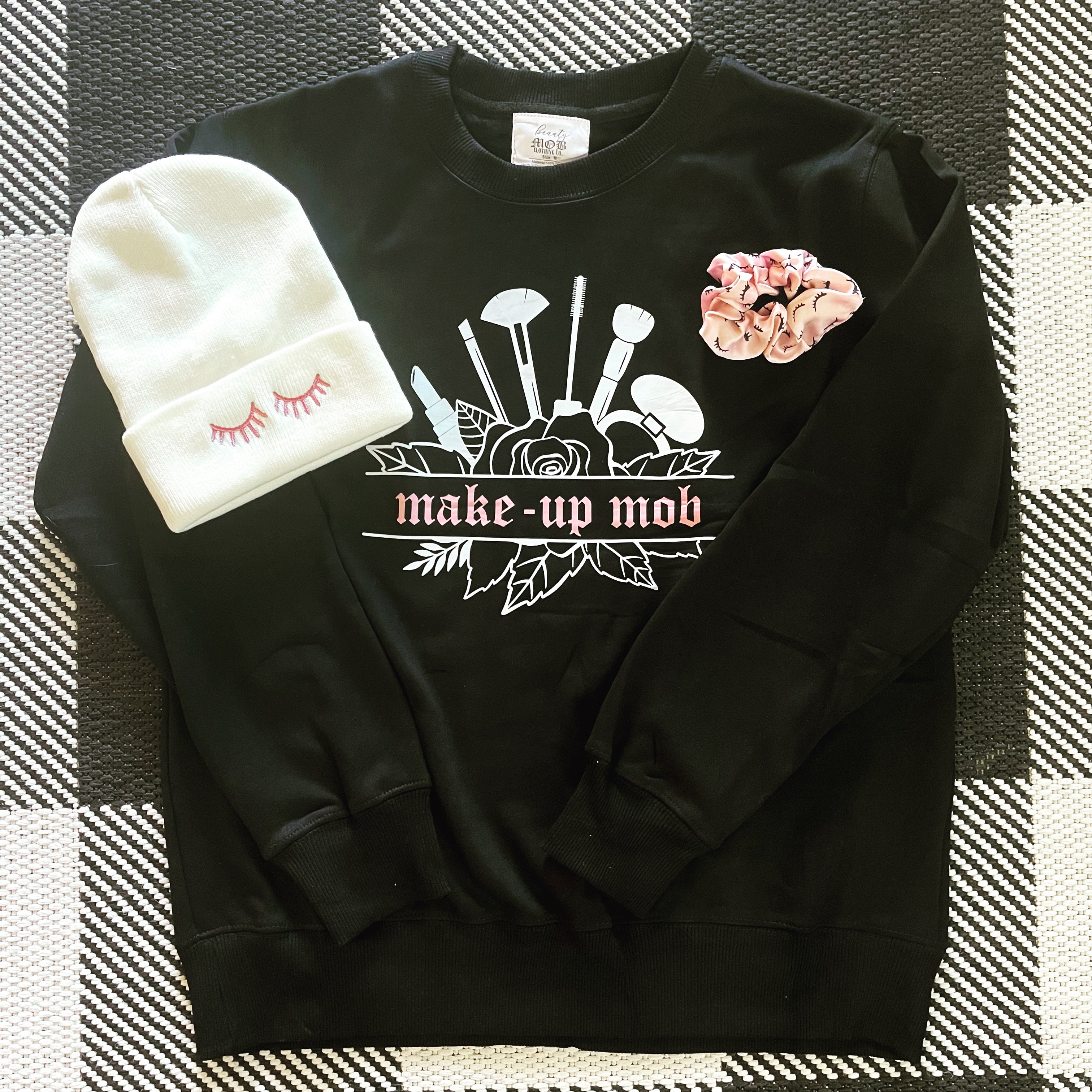 MAKE-UP MOB crewneck - bkeyelashes